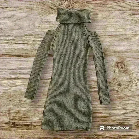 ILLA ILLA Dresses & Skirts - Cold Shoulder Sweater Mini Dress Size Small